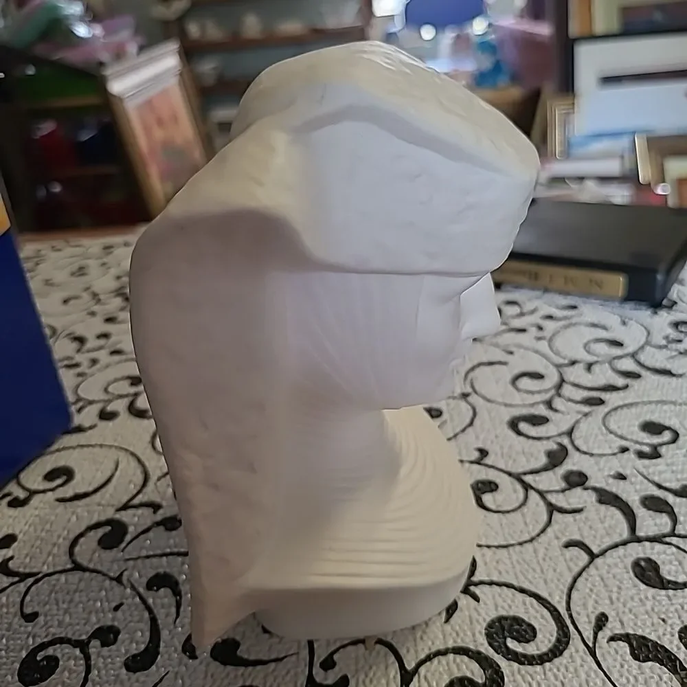 M.J.Hummel Bust